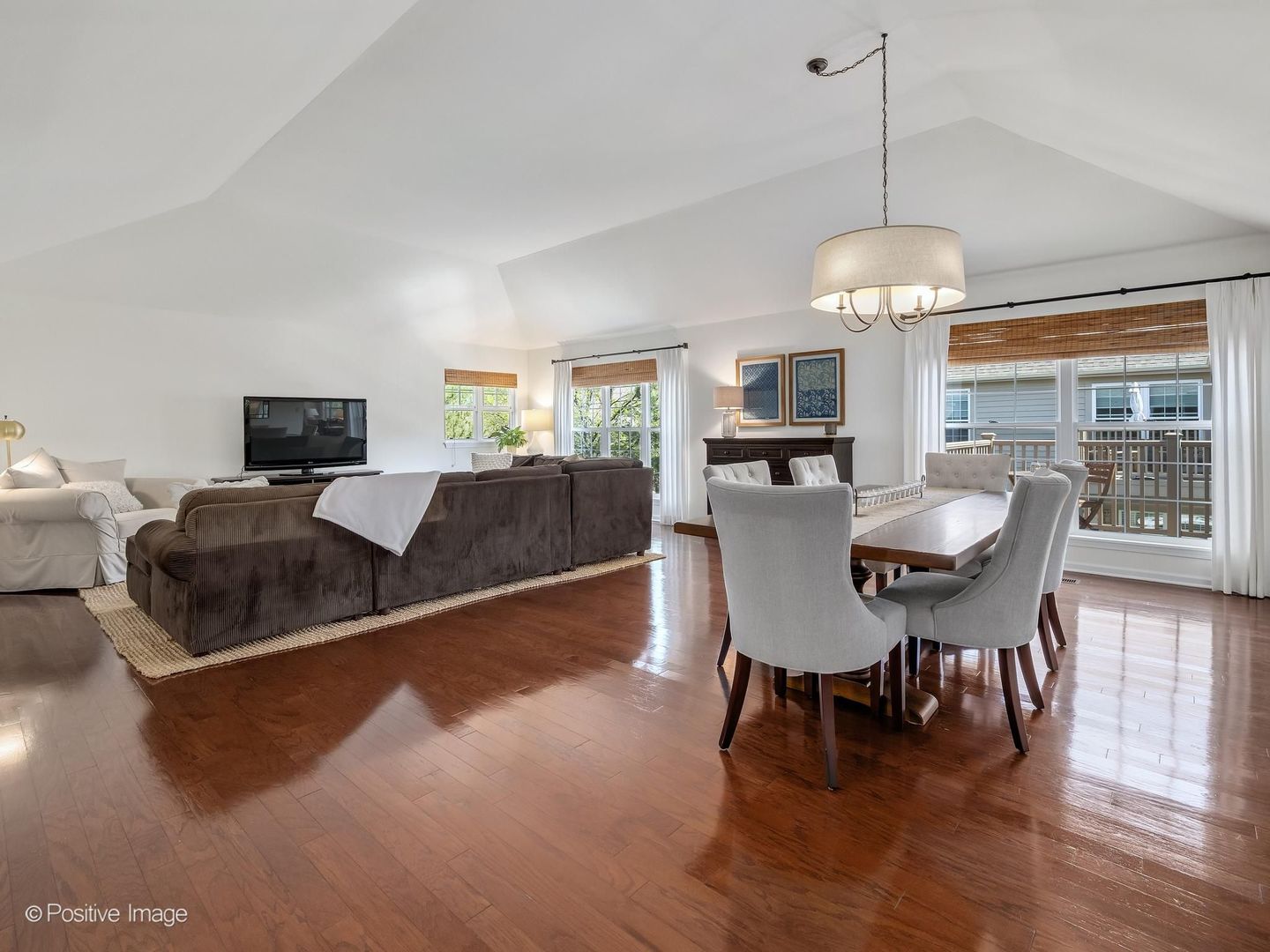 11025 Edgebrook Lane, Indian Head Park, IL 60525