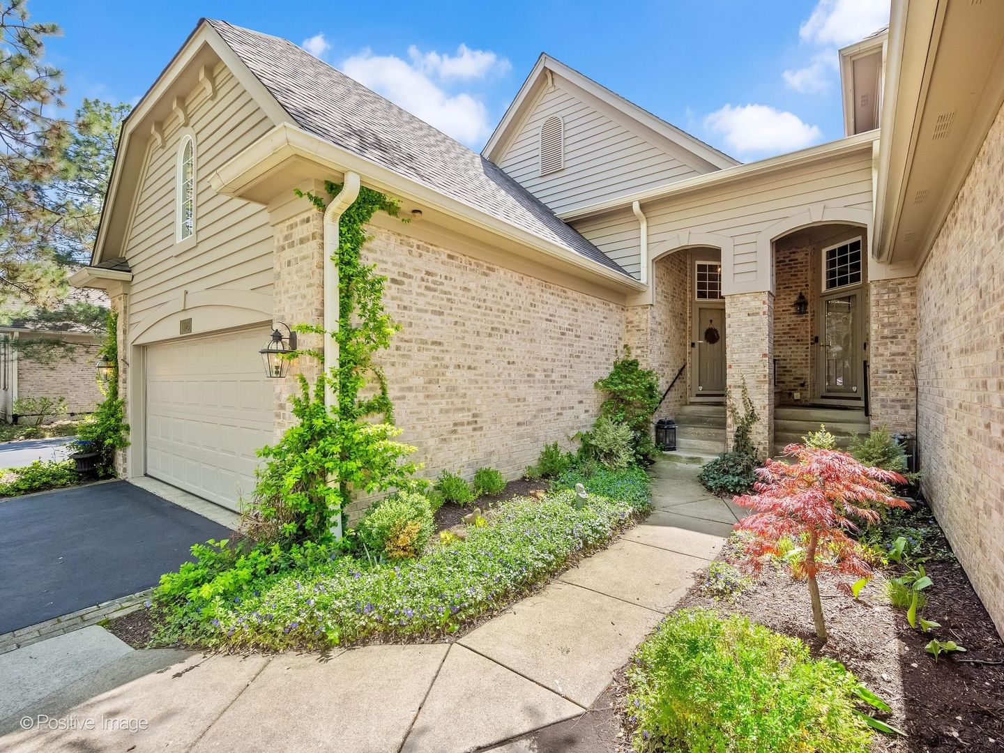 11025 Edgebrook Lane, Indian Head Park, IL 60525