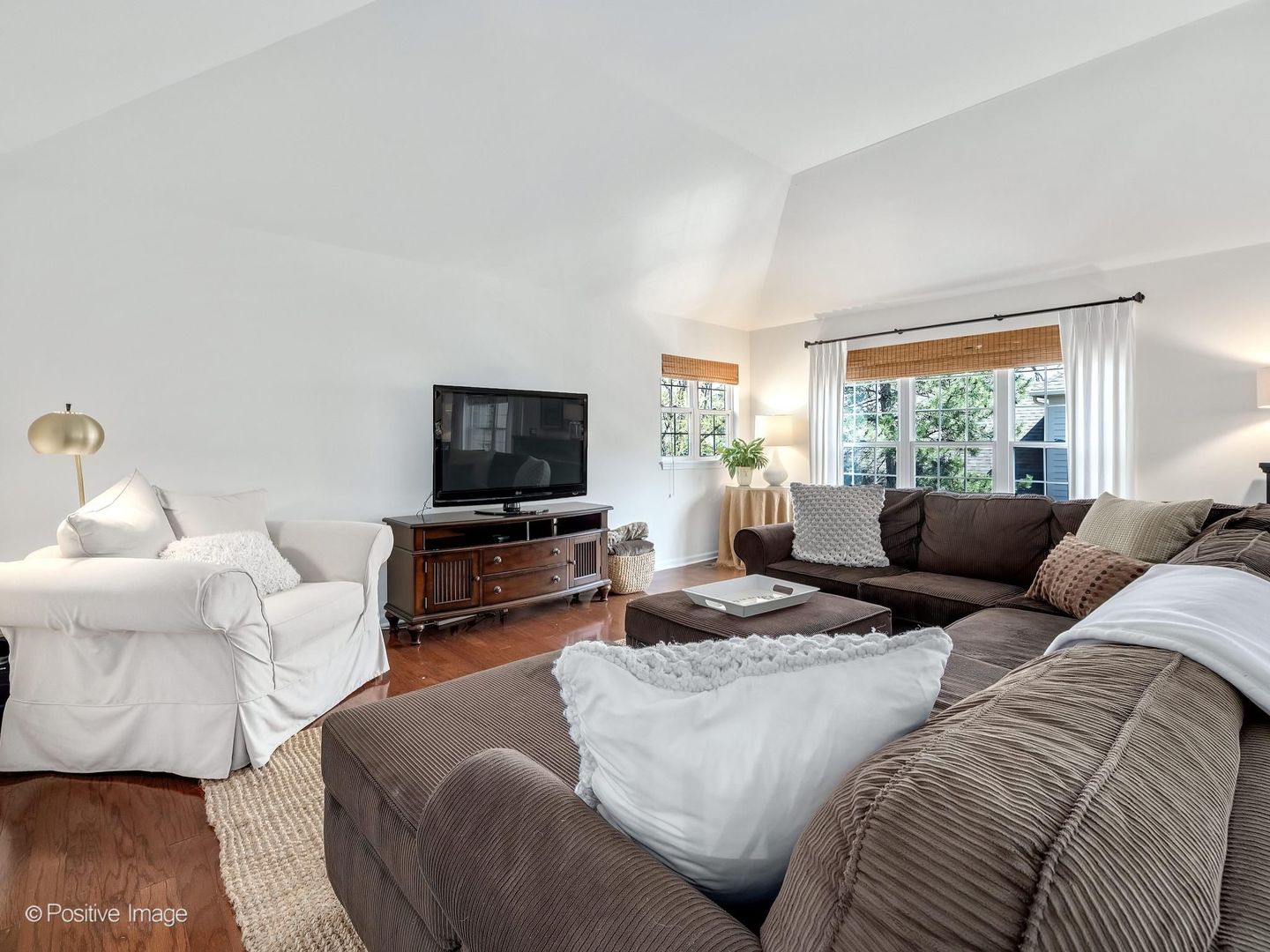 11025 Edgebrook Lane, Indian Head Park, IL 60525