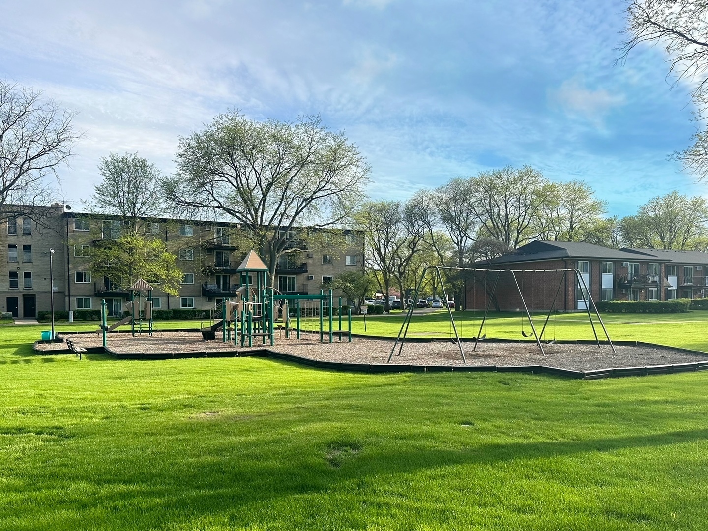 2431 E Brandenberry Court #2O, Arlington Heights, IL 60004