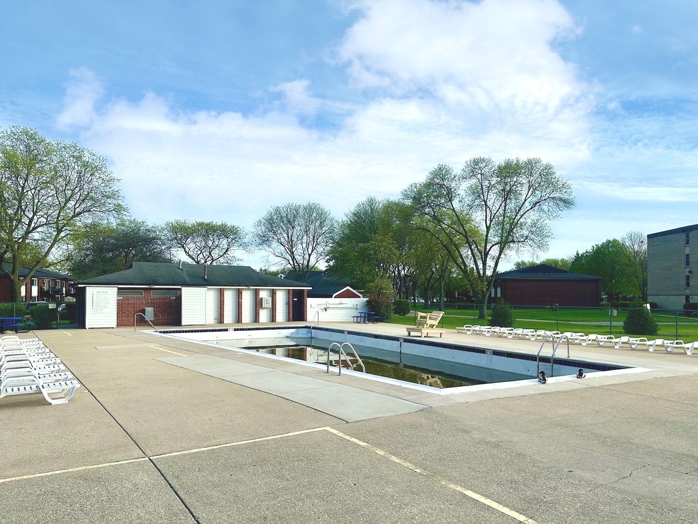 2431 E Brandenberry Court #2O, Arlington Heights, IL 60004