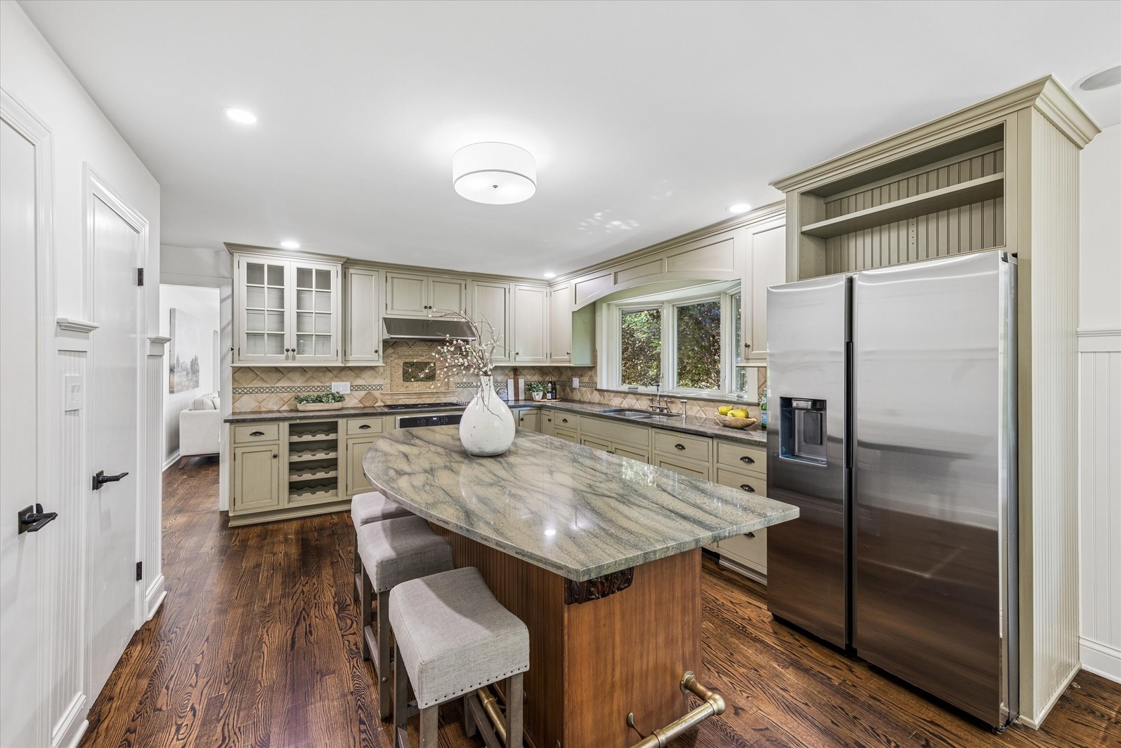 600 Midway Park Avenue, Glen Ellyn, IL 60137