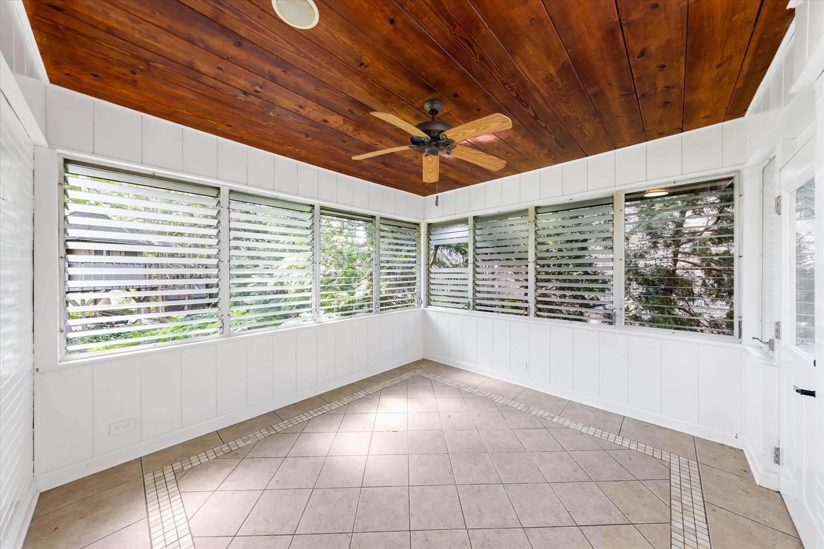 600 Midway Park Avenue, Glen Ellyn, IL 60137