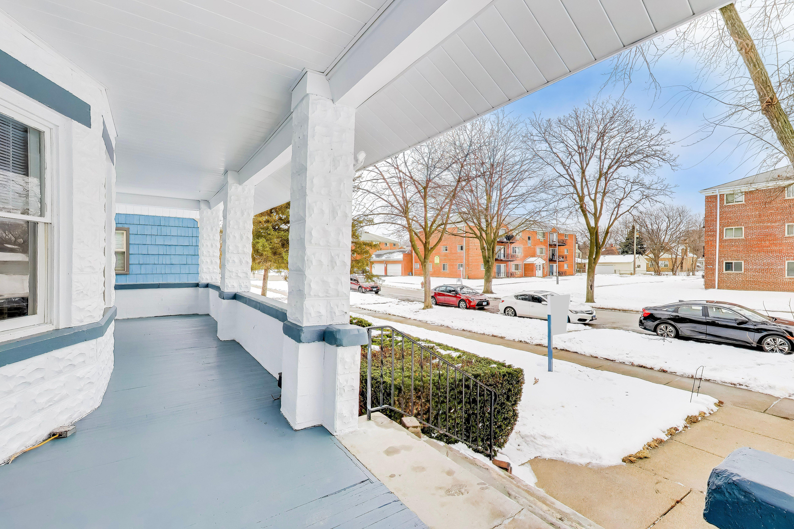 1638 Oakwood Avenue, Des Plaines, IL 60016
