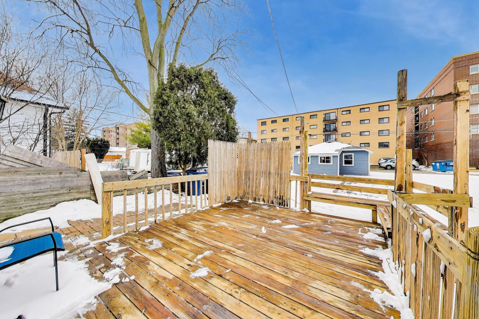 1638 Oakwood Avenue, Des Plaines, IL 60016