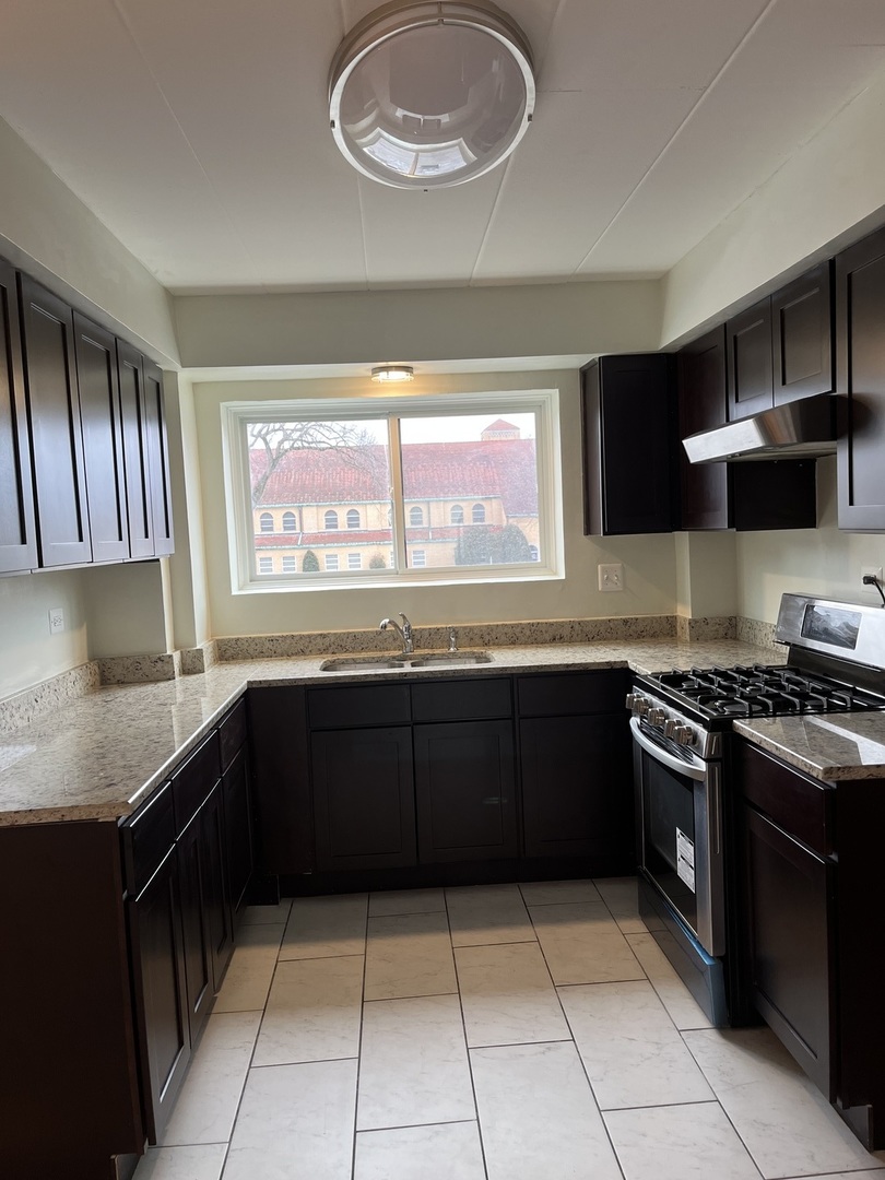2640 Flossmoor Road #2S, Flossmoor, IL 60422