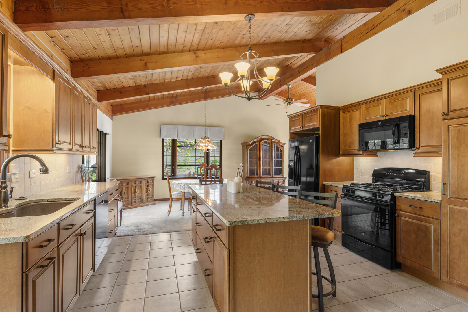 329 S Fairfield Avenue, Lombard, IL 60148