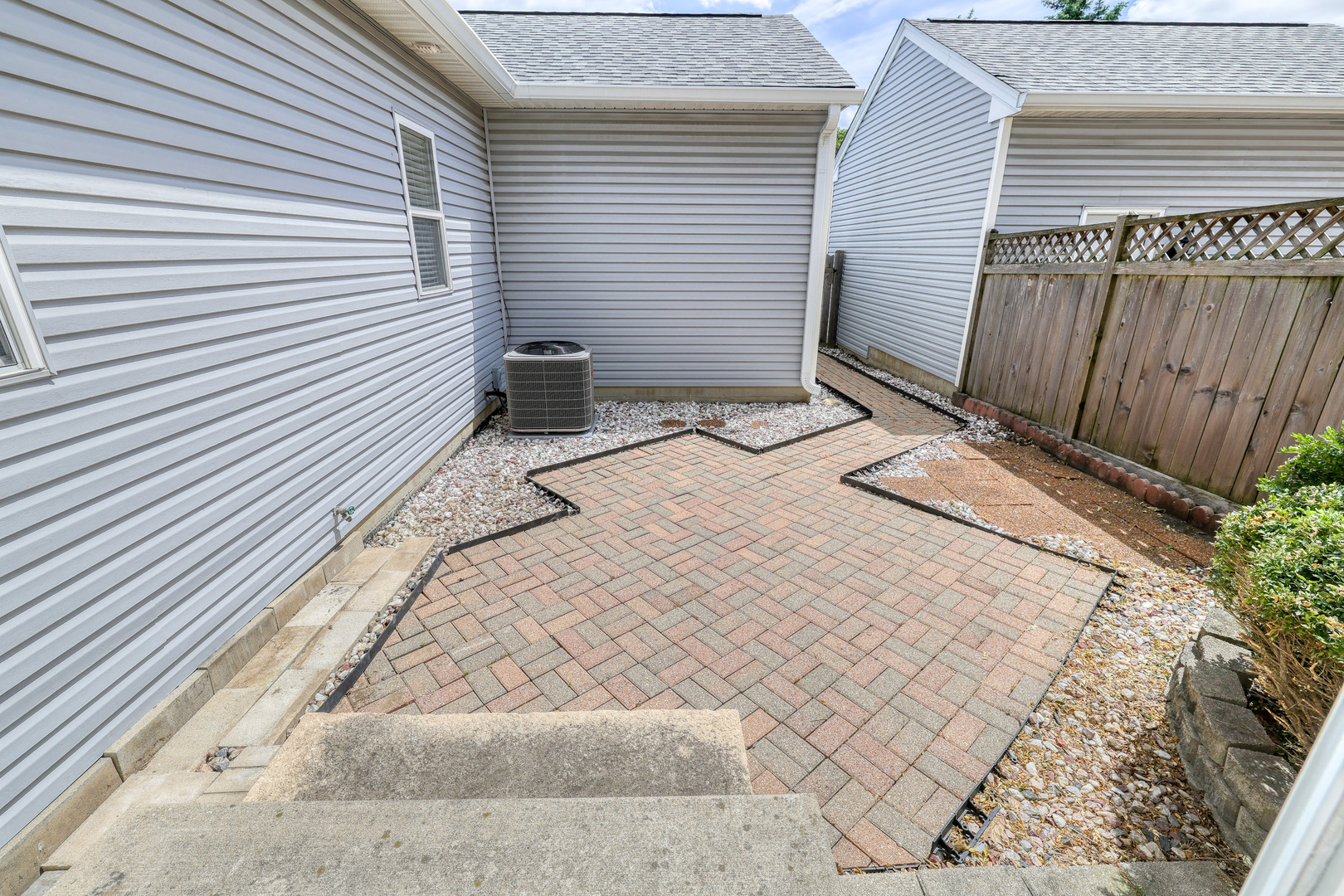 2030 Peterson Place, Batavia, IL 60510