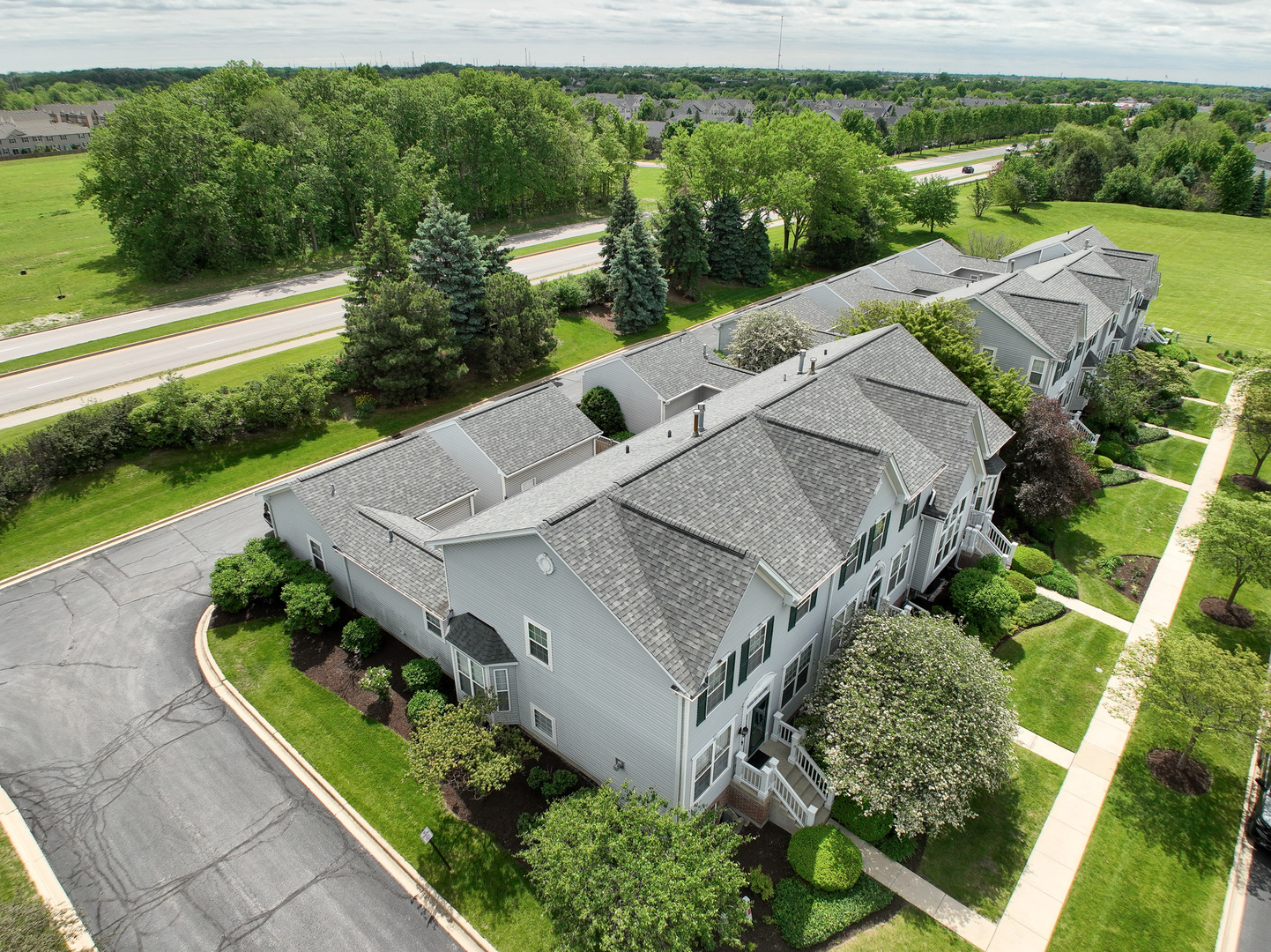 2030 Peterson Place, Batavia, IL 60510