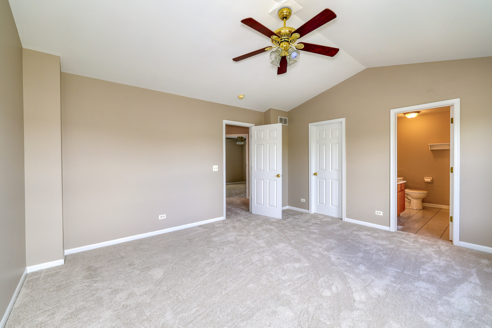 2030 Peterson Place, Batavia, IL 60510