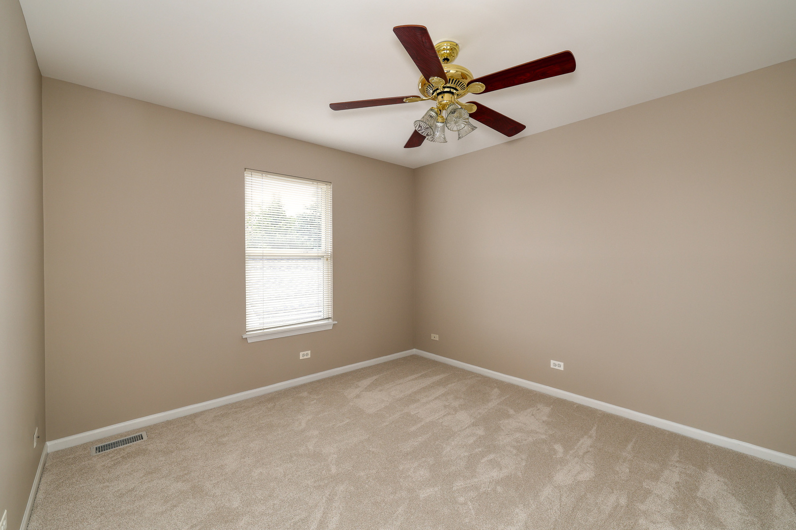 2030 Peterson Place, Batavia, IL 60510