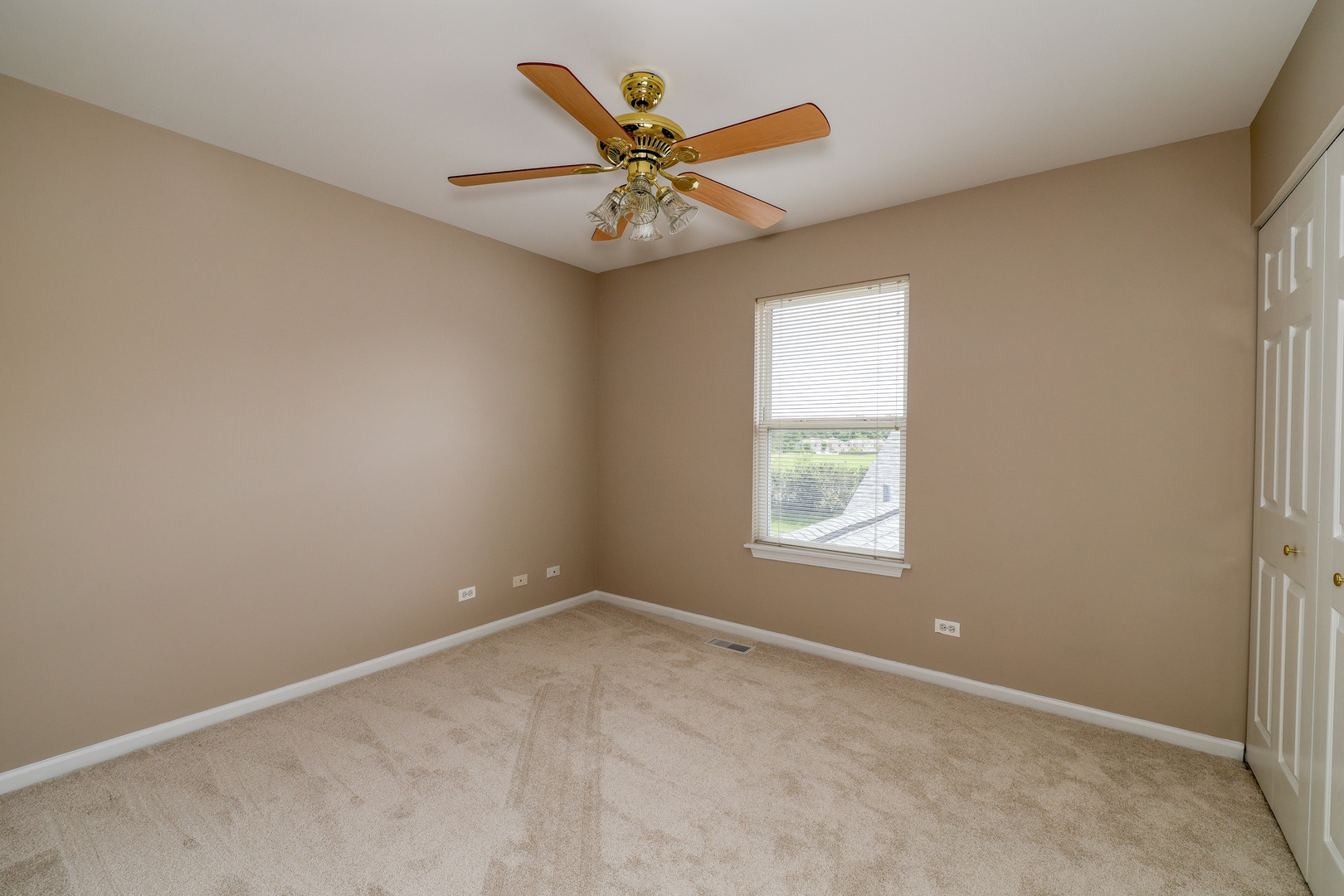2030 Peterson Place, Batavia, IL 60510