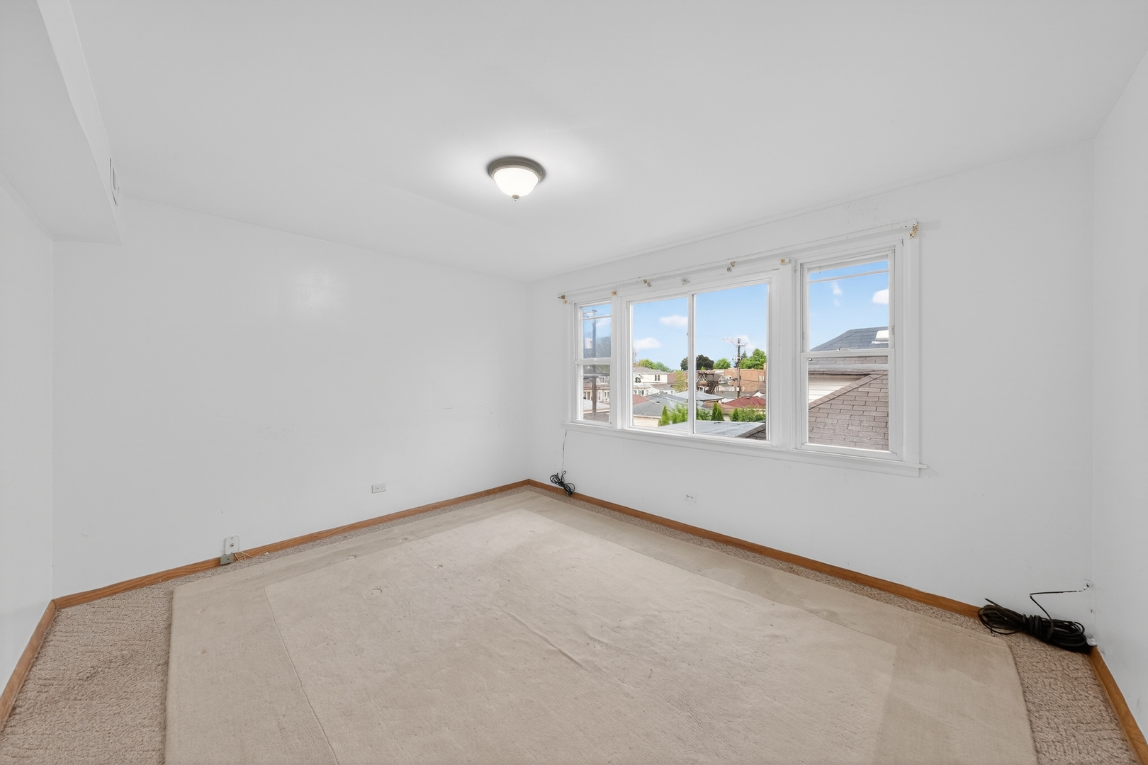 5438 W Melrose Street, Chicago, IL 60641