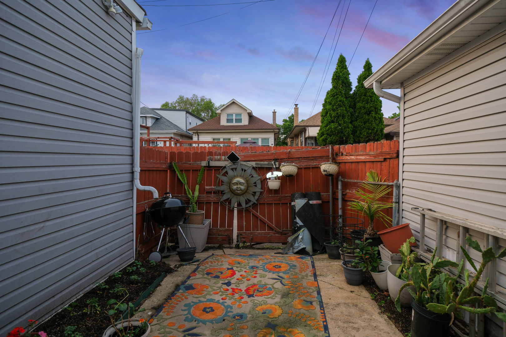 5438 W Melrose Street, Chicago, IL 60641
