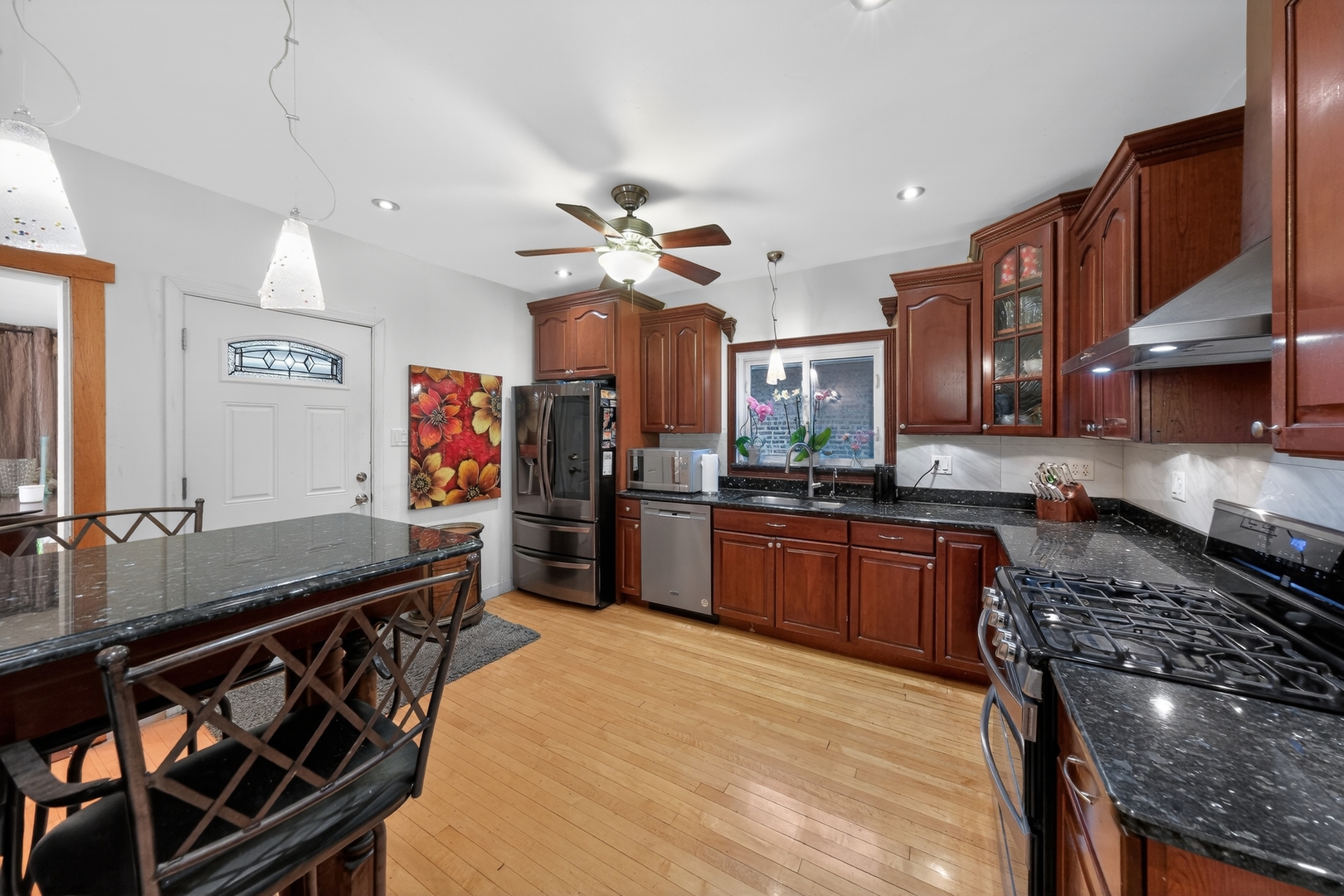 5438 W Melrose Street, Chicago, IL 60641
