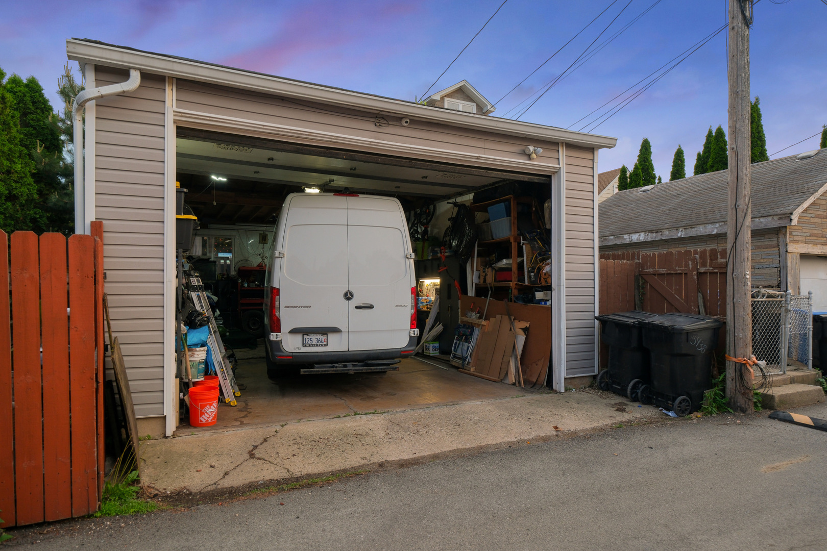 5438 W Melrose Street, Chicago, IL 60641