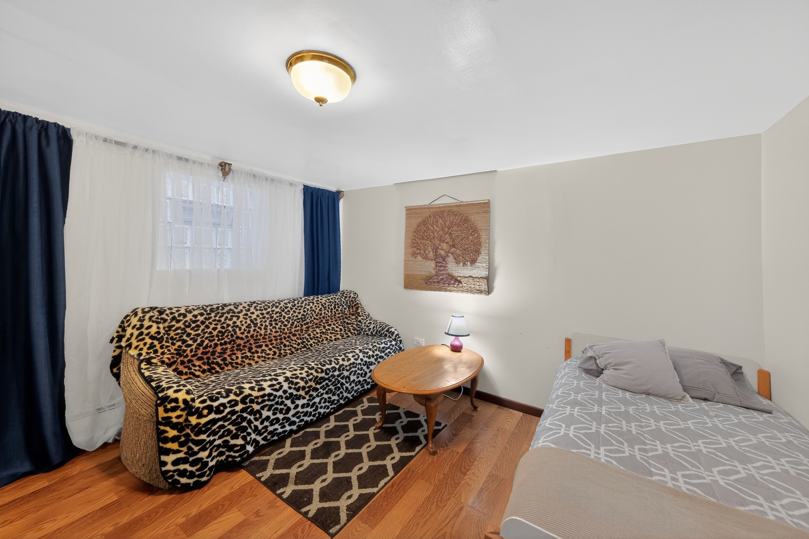 5438 W Melrose Street, Chicago, IL 60641