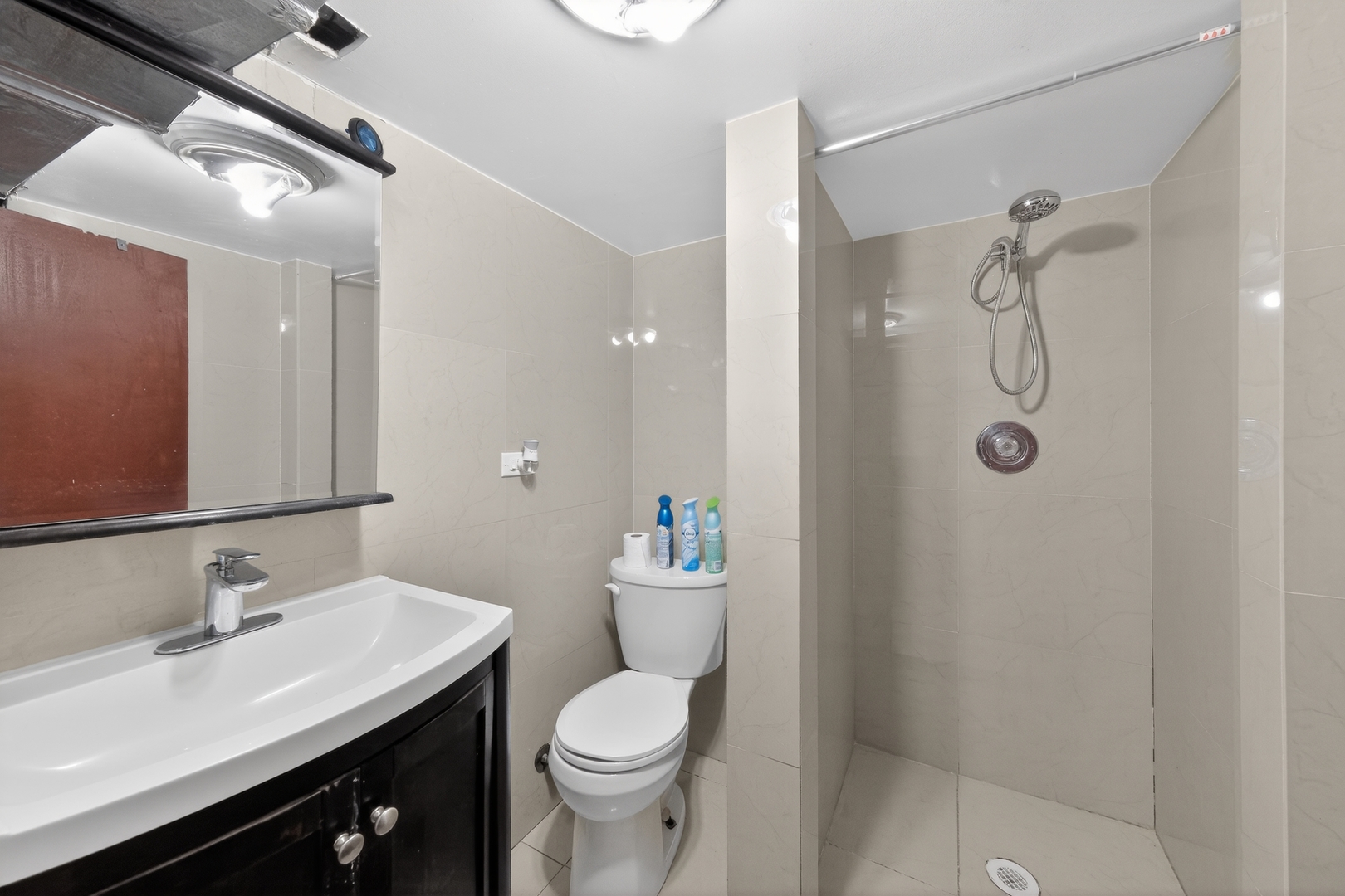 5438 W Melrose Street, Chicago, IL 60641
