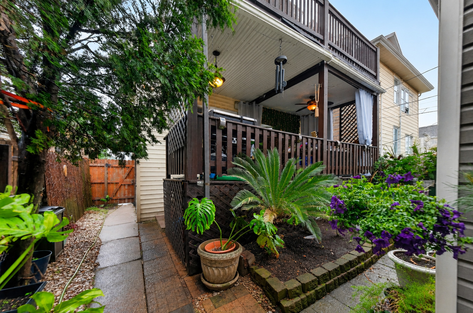 5438 W Melrose Street, Chicago, IL 60641