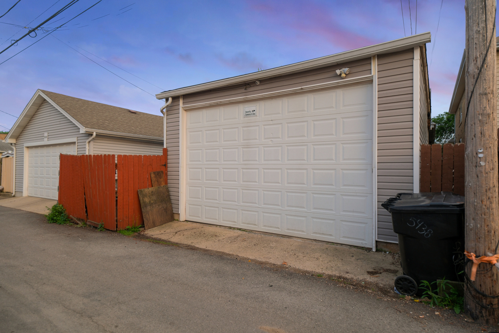 5438 W Melrose Street, Chicago, IL 60641