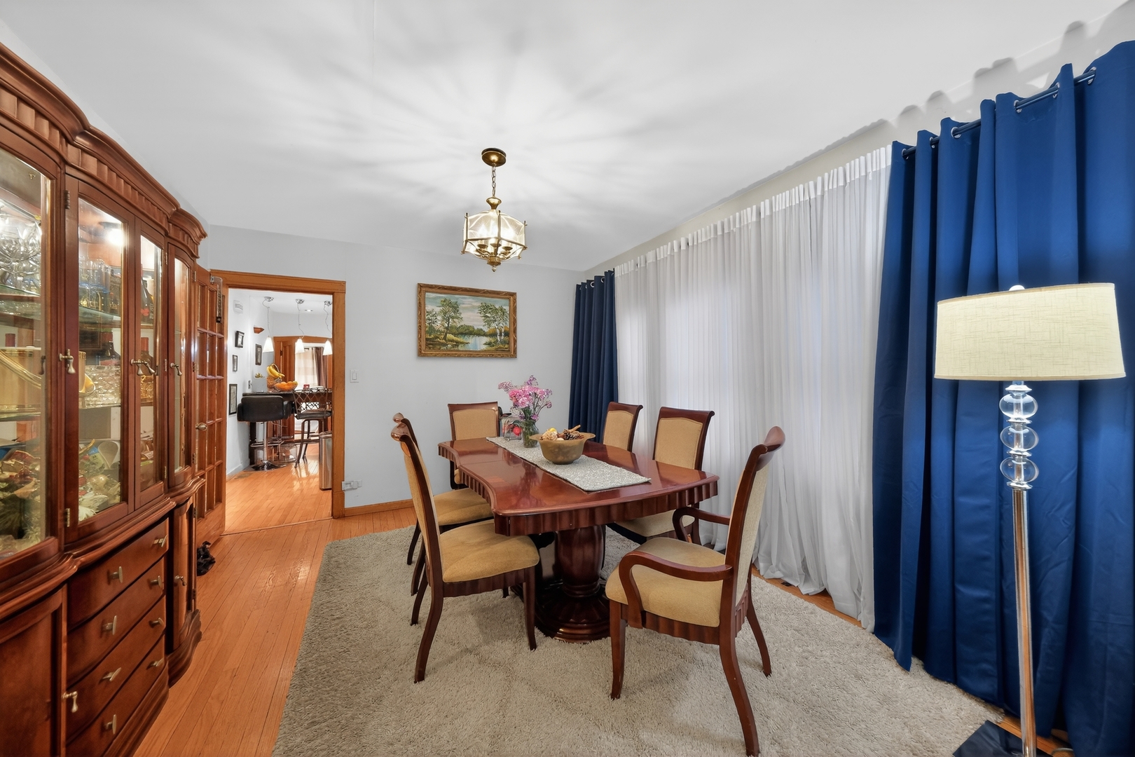 5438 W Melrose Street, Chicago, IL 60641