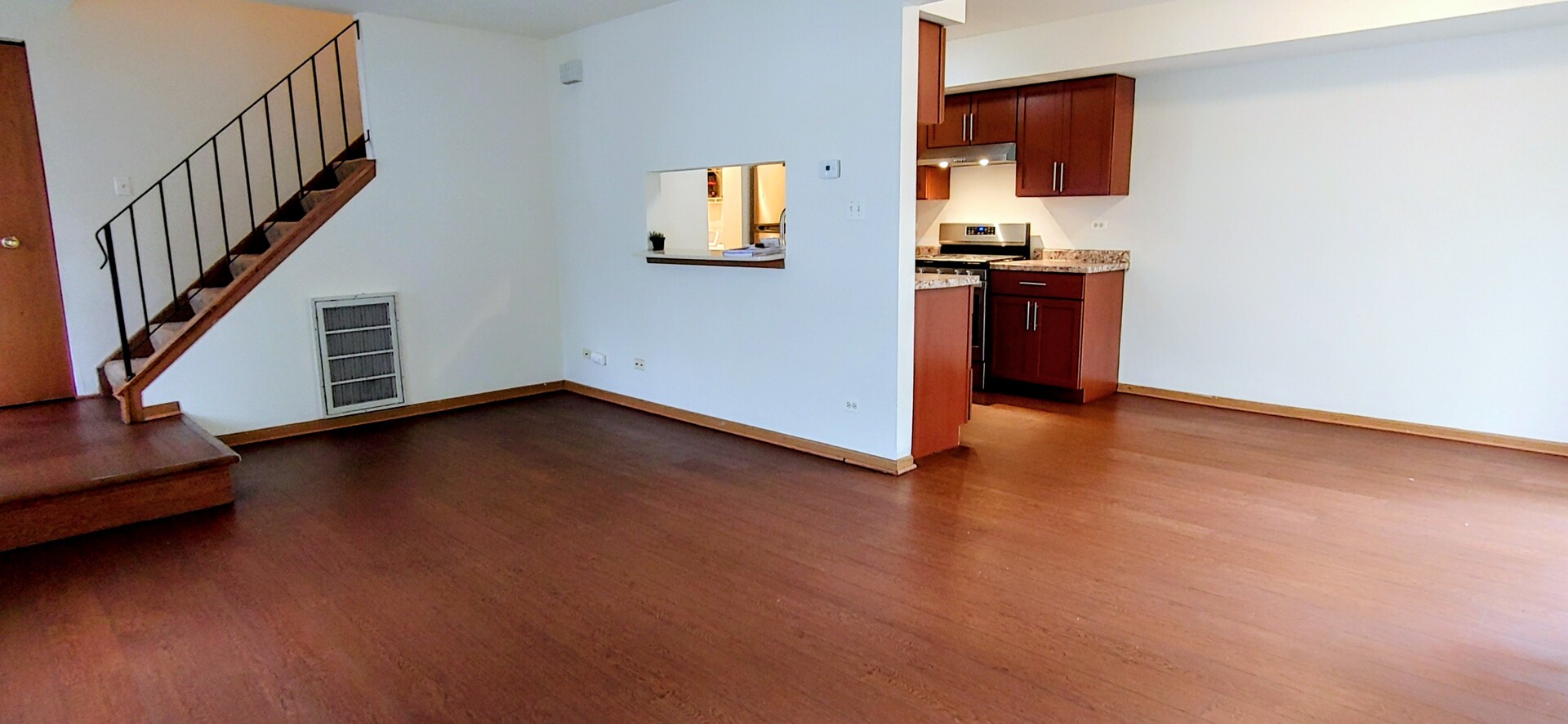 300 TEAK Lane, Streamwood, IL 60107