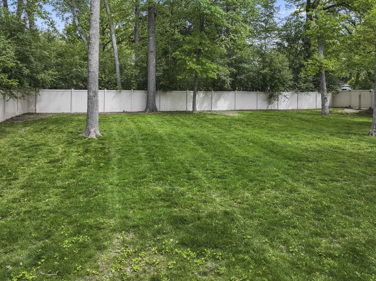 431 S Saint Marys Road, Libertyville, IL 60048