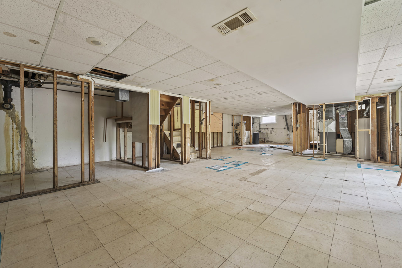 431 S Saint Marys Road, Libertyville, IL 60048