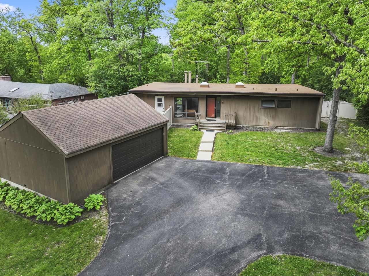 431 S Saint Marys Road, Libertyville, IL 60048