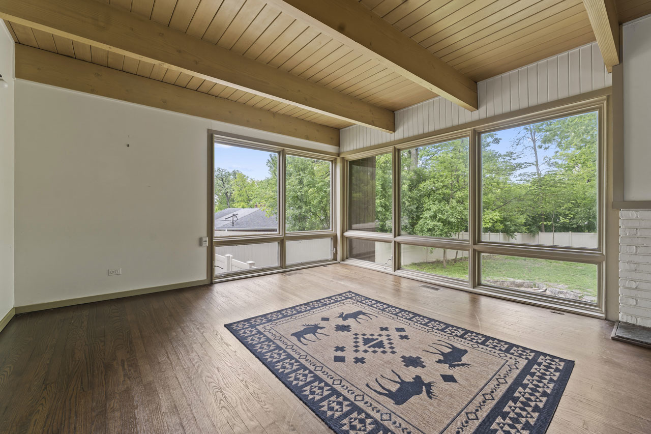 431 S Saint Marys Road, Libertyville, IL 60048