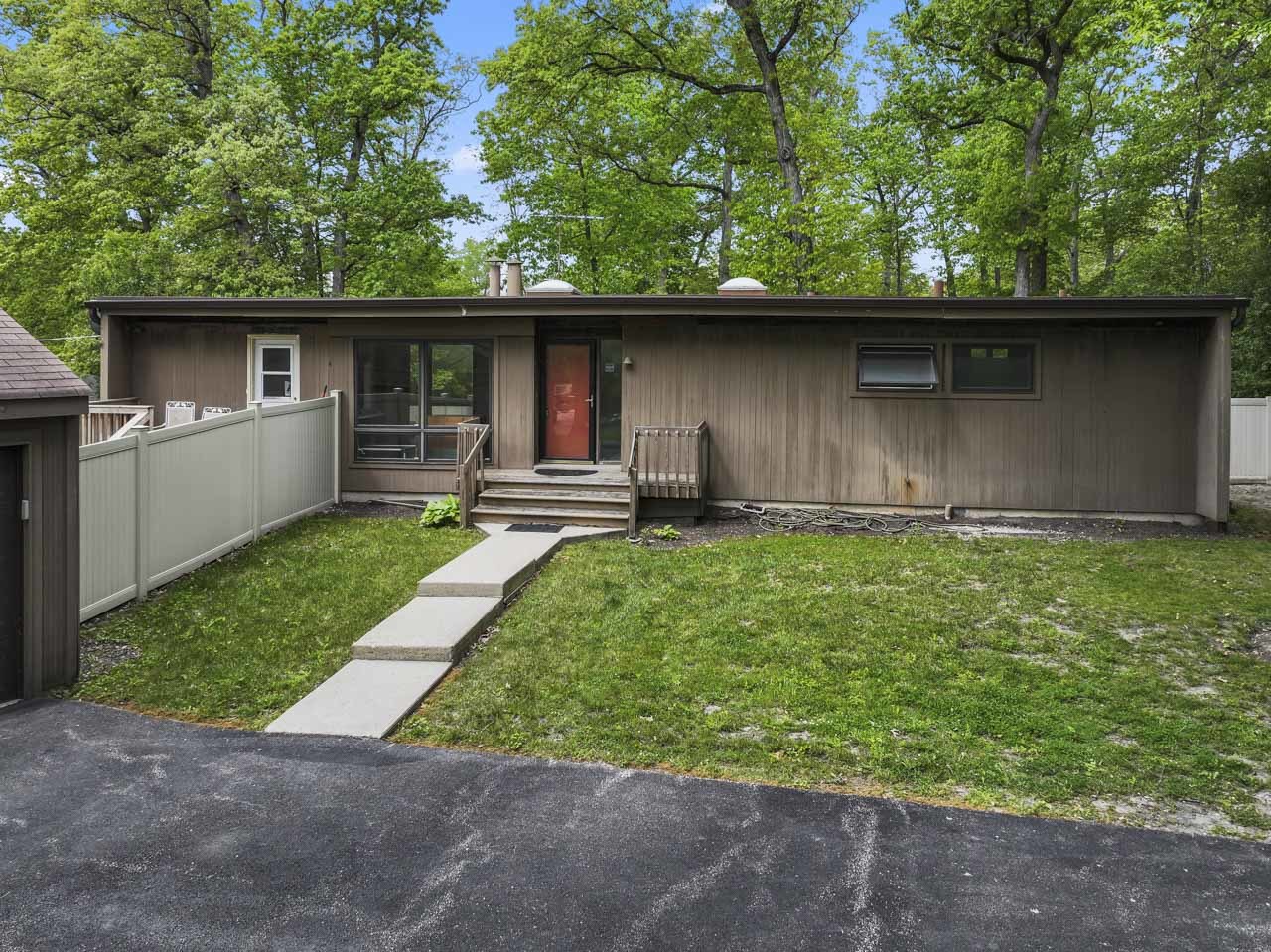 431 S Saint Marys Road, Libertyville, IL 60048