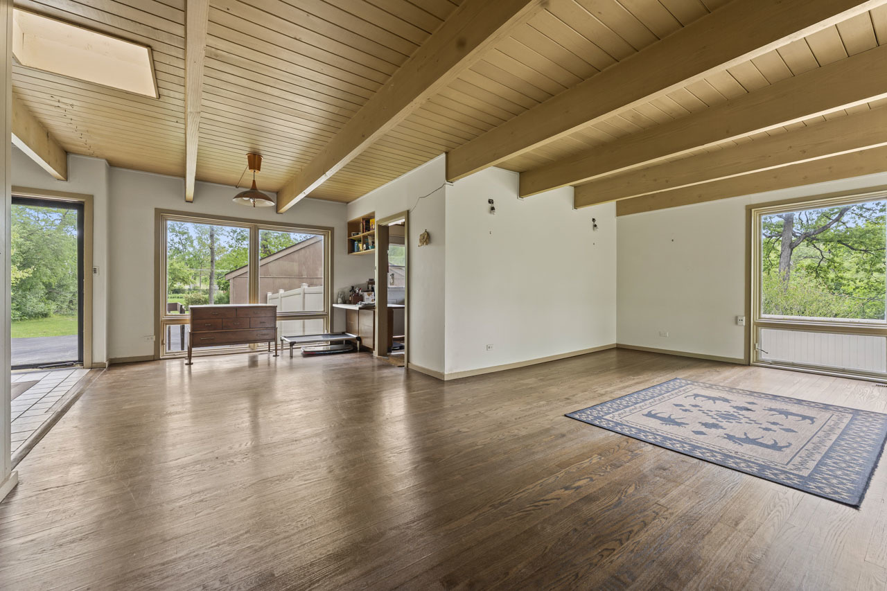 431 S Saint Marys Road, Libertyville, IL 60048