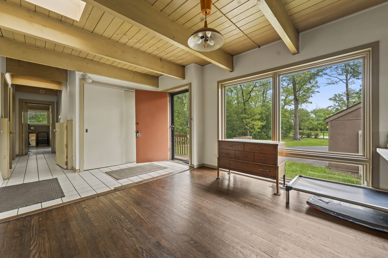 431 S Saint Marys Road, Libertyville, IL 60048