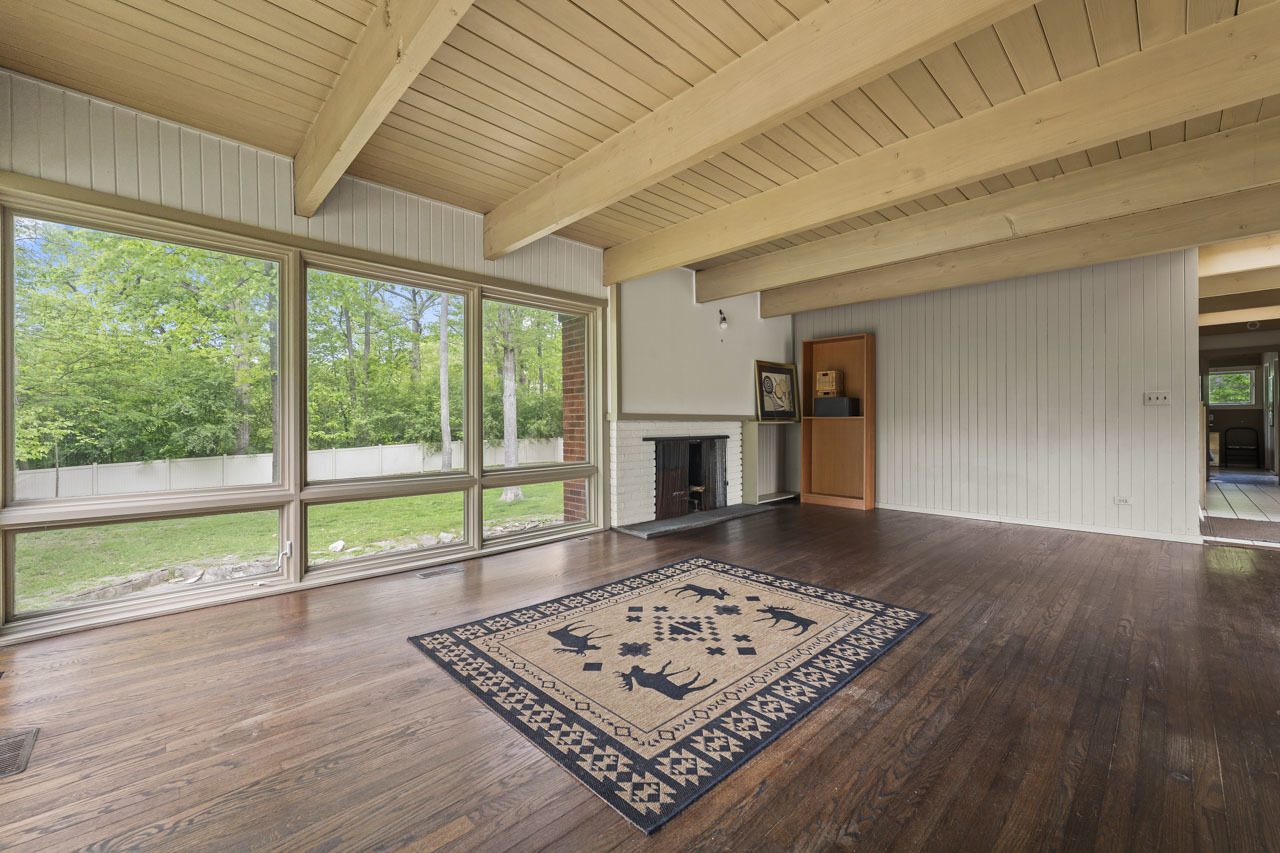 431 S Saint Marys Road, Libertyville, IL 60048