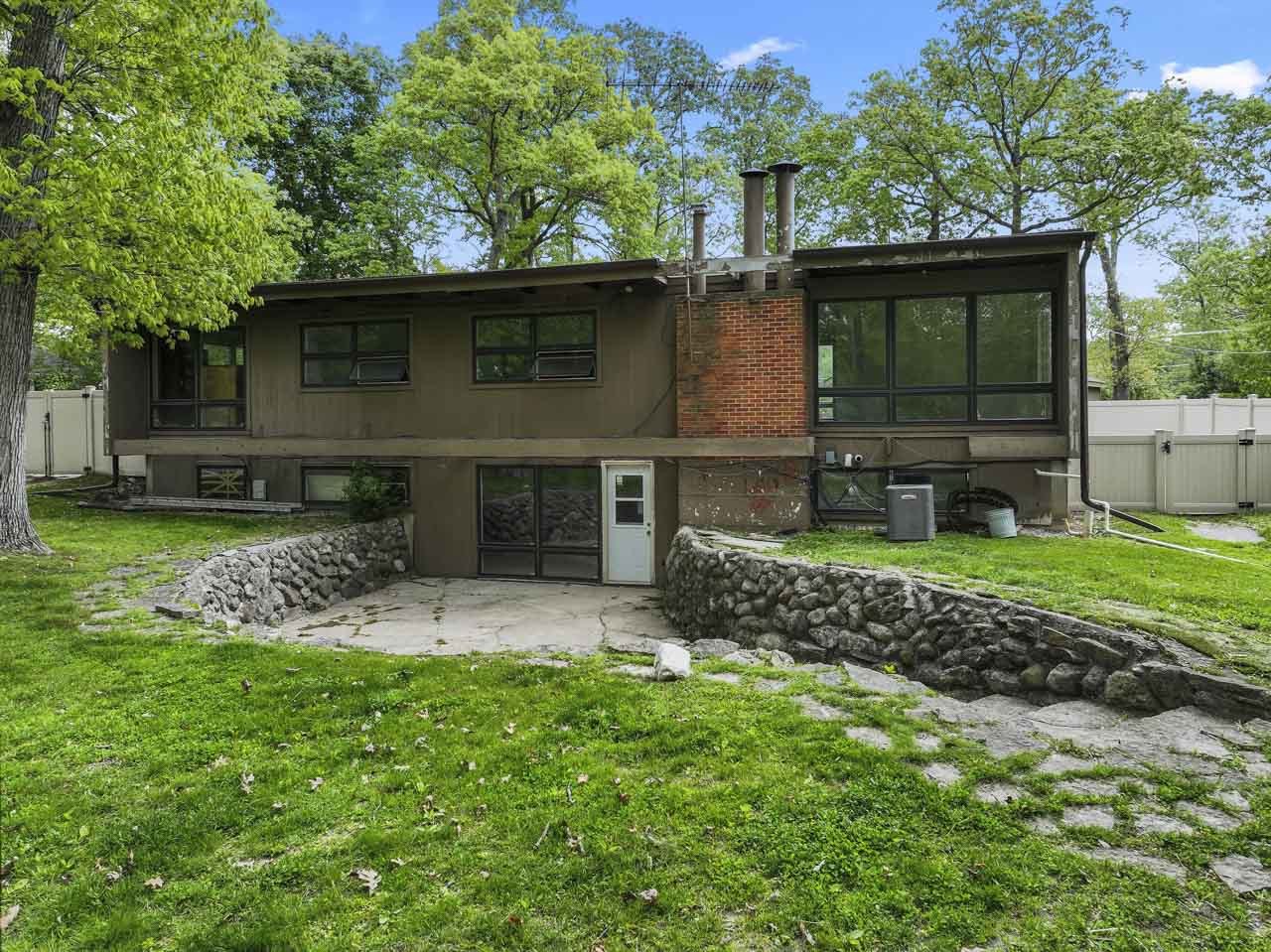 431 S Saint Marys Road, Libertyville, IL 60048