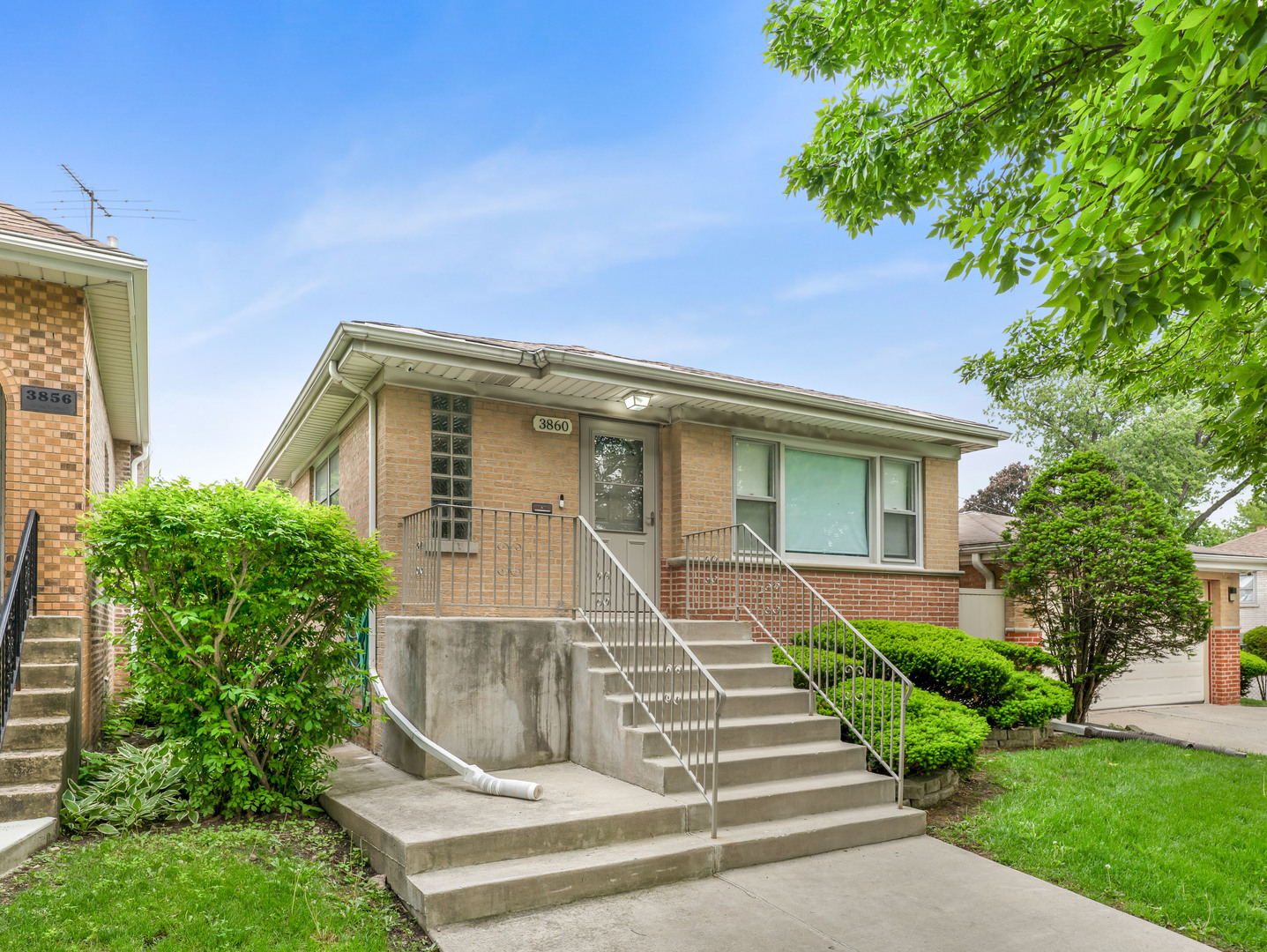 3860 N Oketo Avenue, Chicago, IL 60634