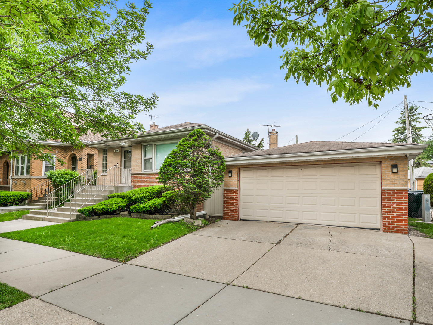3860 N Oketo Avenue, Chicago, IL 60634