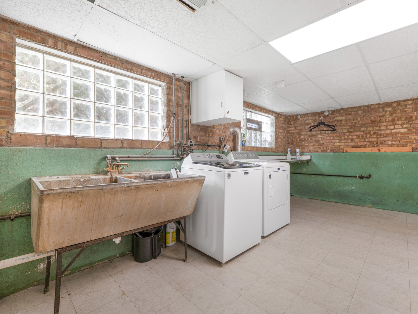 3860 N Oketo Avenue, Chicago, IL 60634