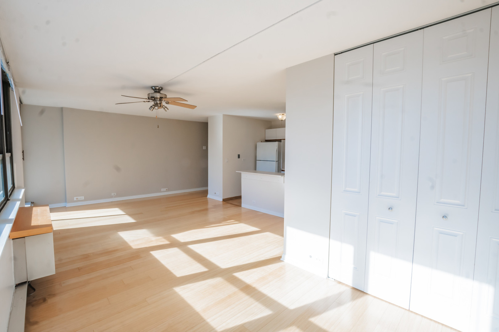 2740 N Pine Grove Avenue #4D, Chicago, IL 60614