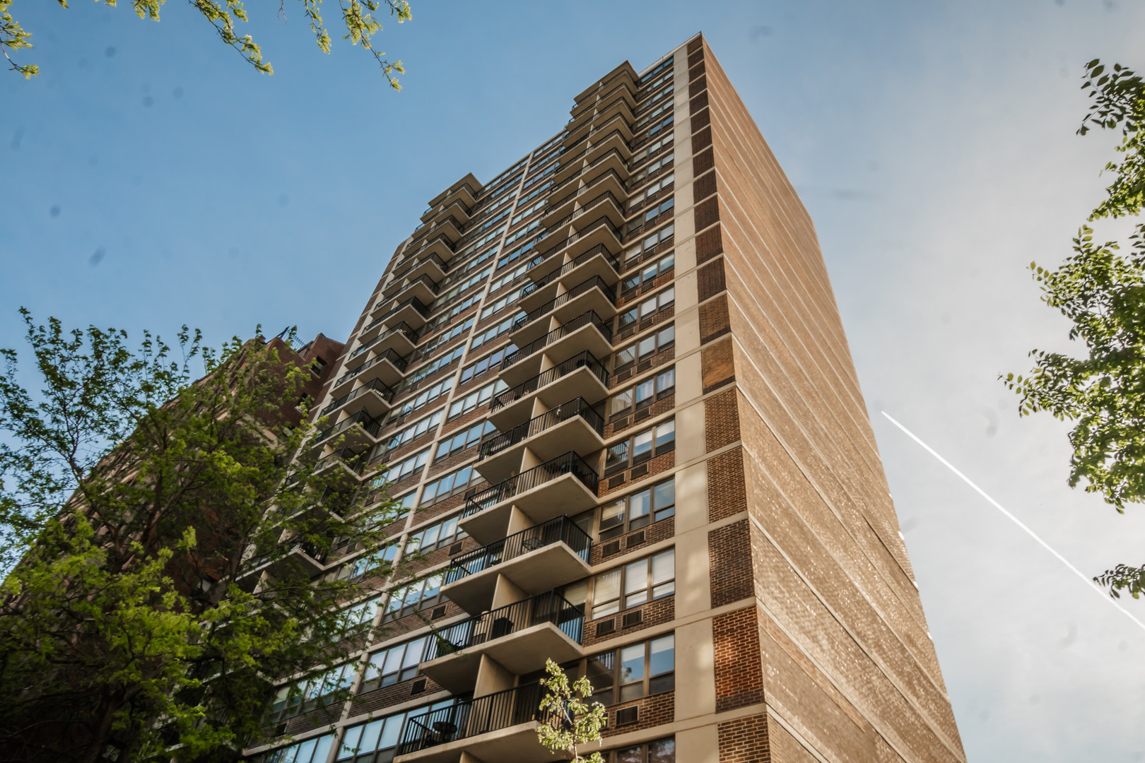 2740 N Pine Grove Avenue #4D, Chicago, IL 60614