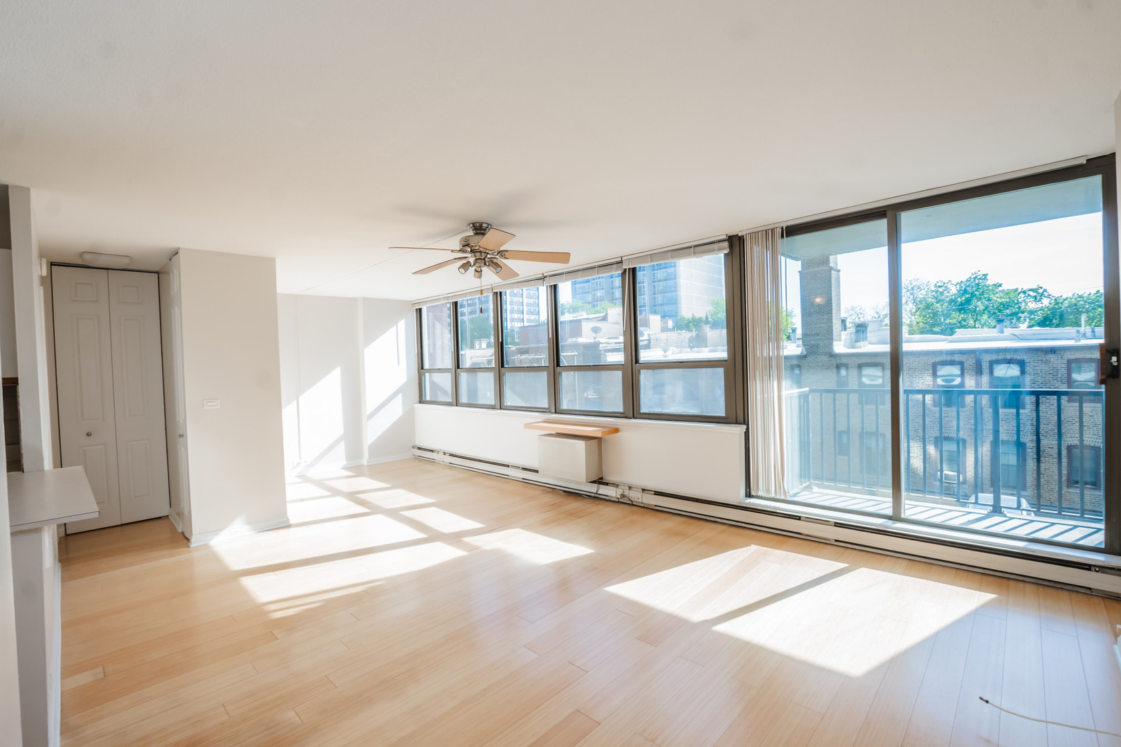 2740 N Pine Grove Avenue #4D, Chicago, IL 60614