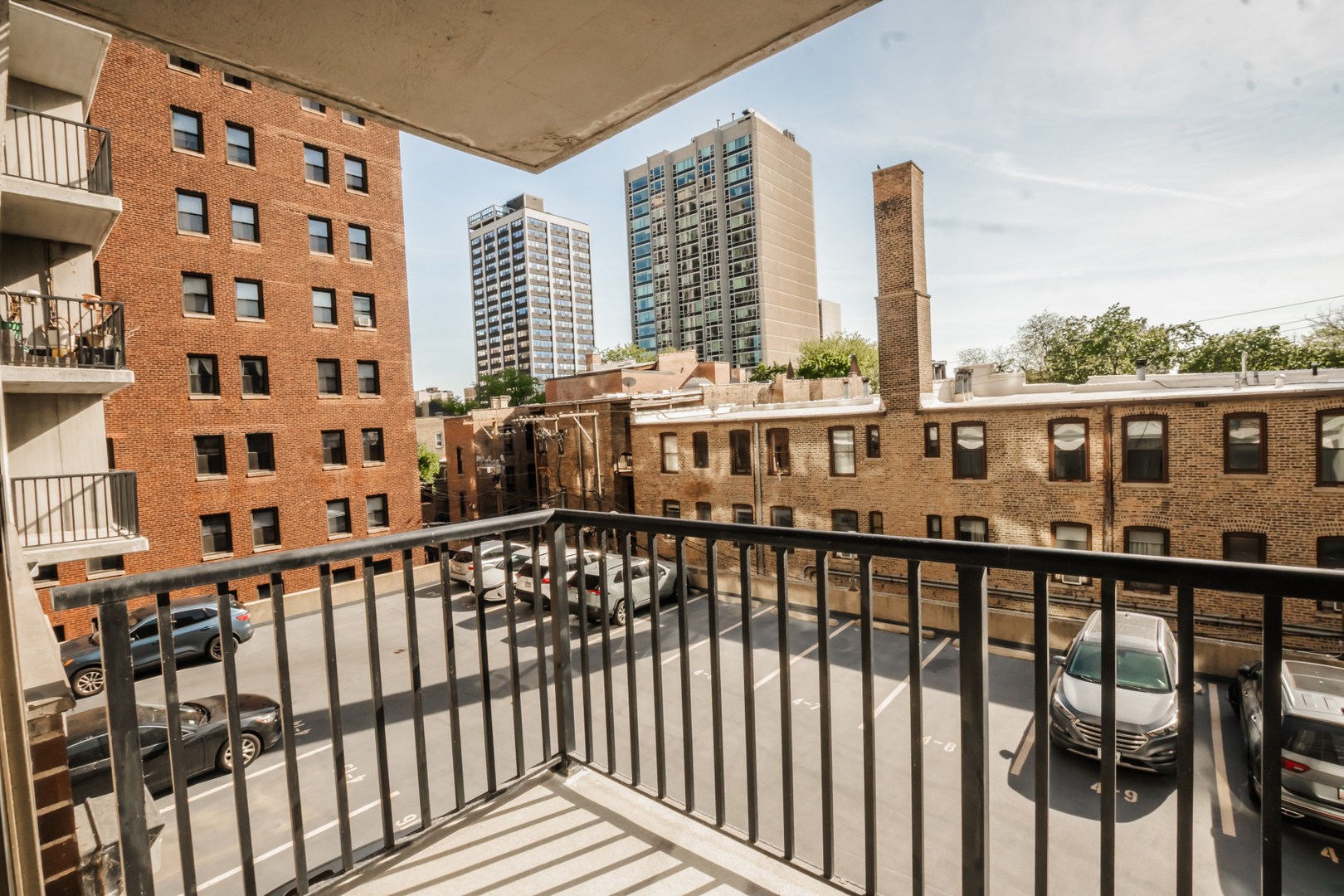 2740 N Pine Grove Avenue #4D, Chicago, IL 60614