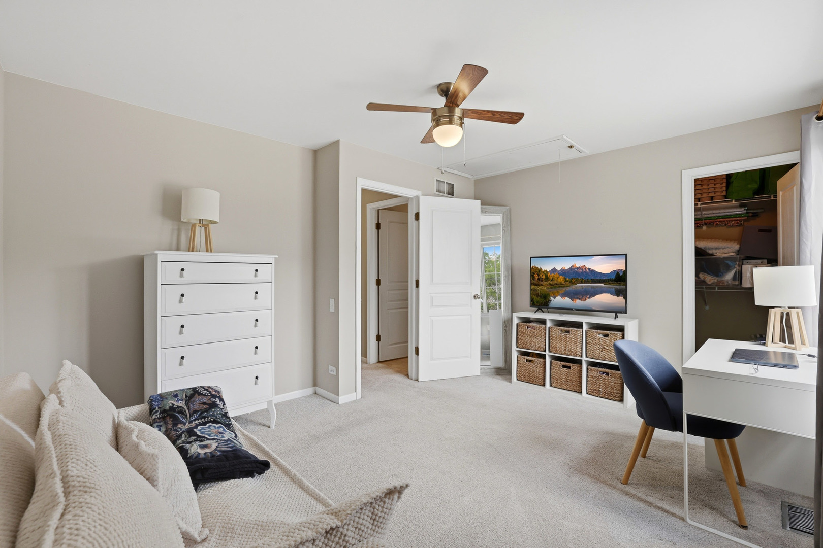 1307 Summersweet Lane, Bartlett, IL 60103