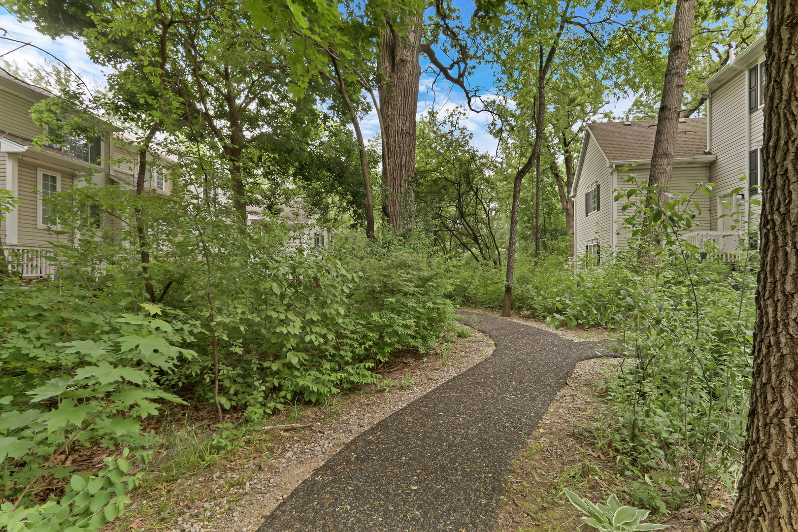 274 W Treehouse Lane #274, Round Lake, IL 60073