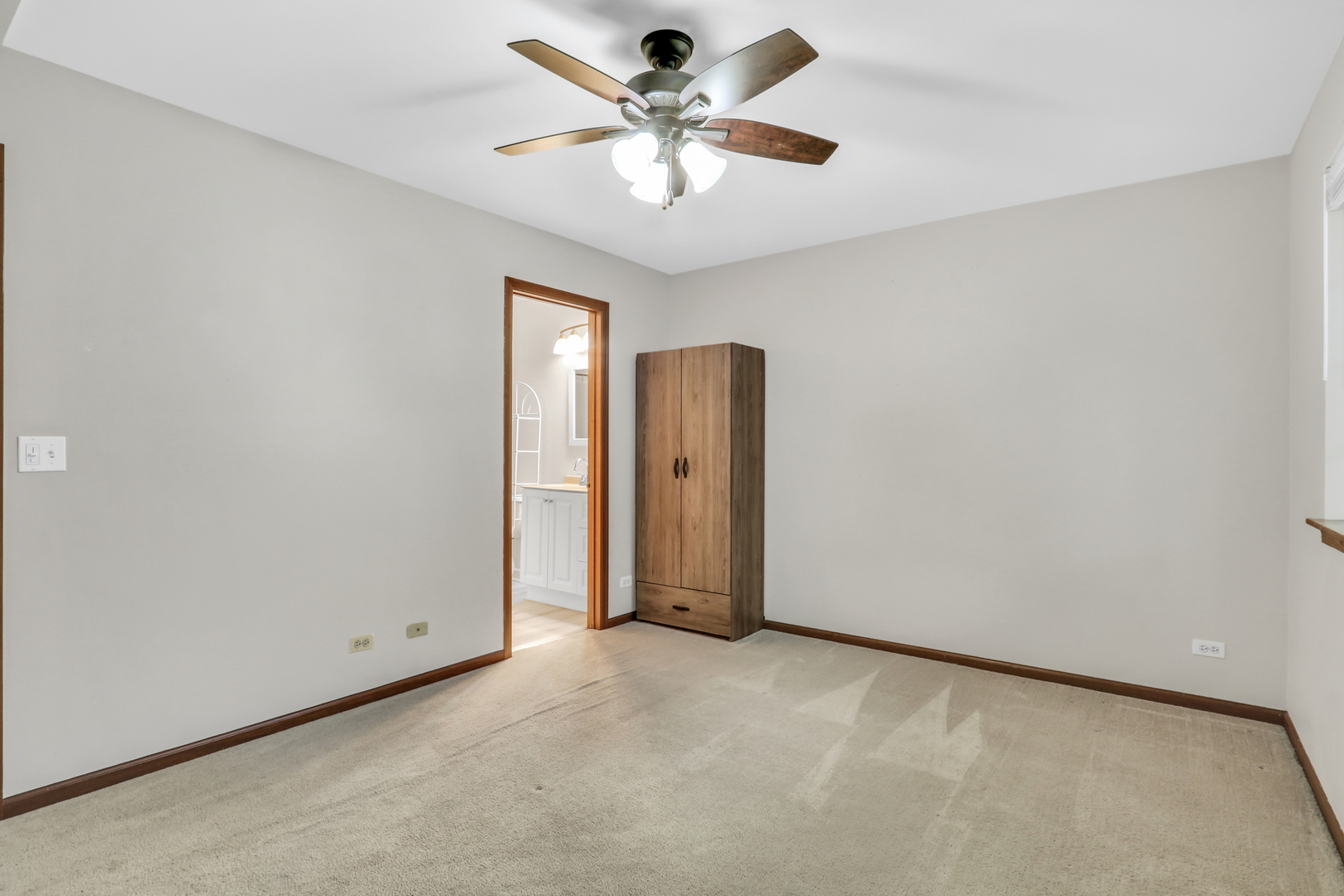 274 W Treehouse Lane #274, Round Lake, IL 60073