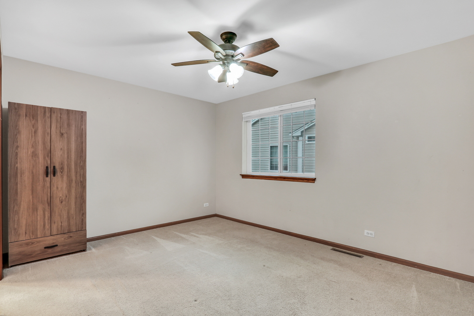 274 W Treehouse Lane #274, Round Lake, IL 60073