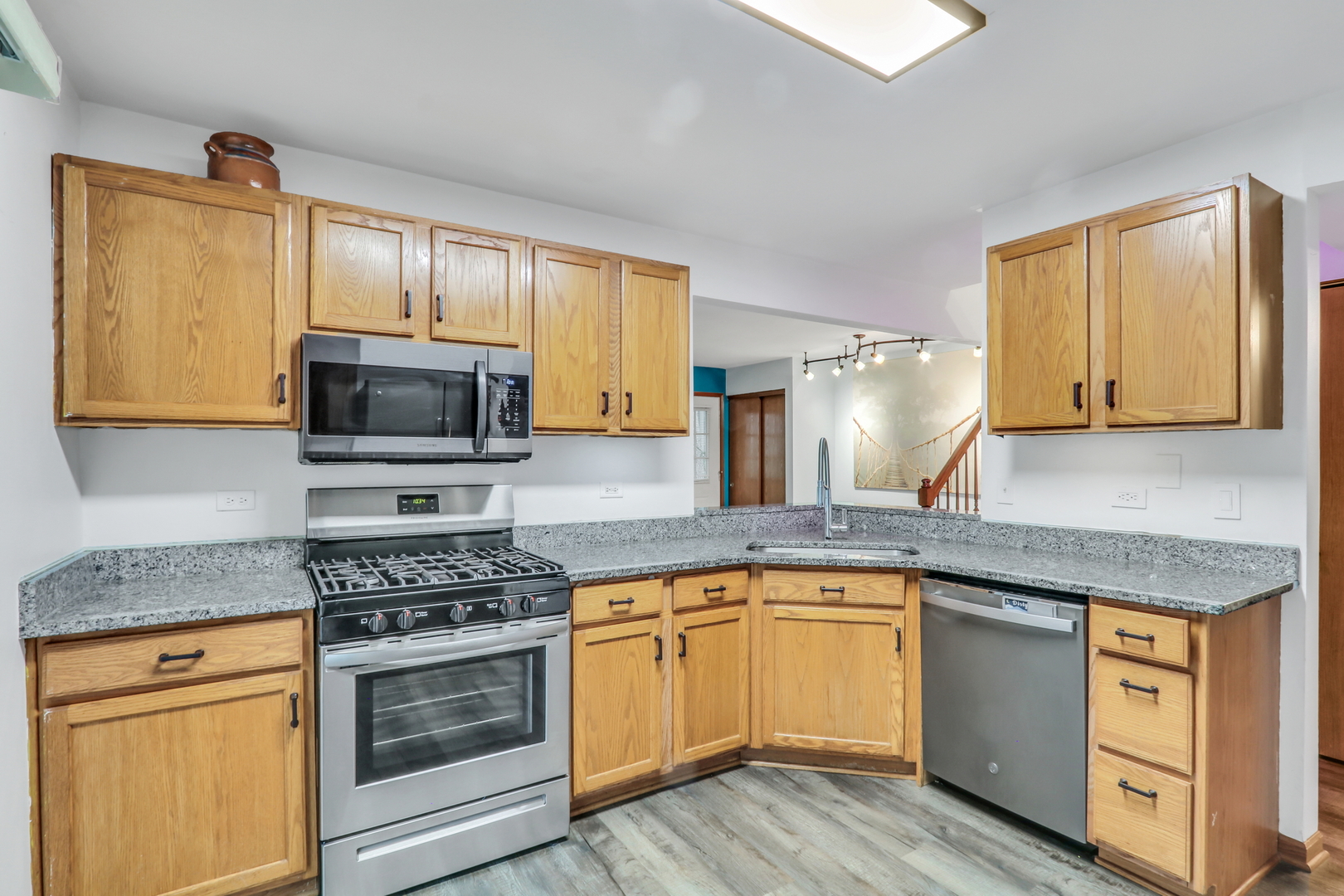 274 W Treehouse Lane #274, Round Lake, IL 60073