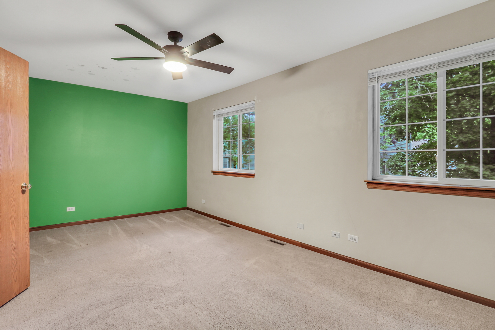 274 W Treehouse Lane #274, Round Lake, IL 60073