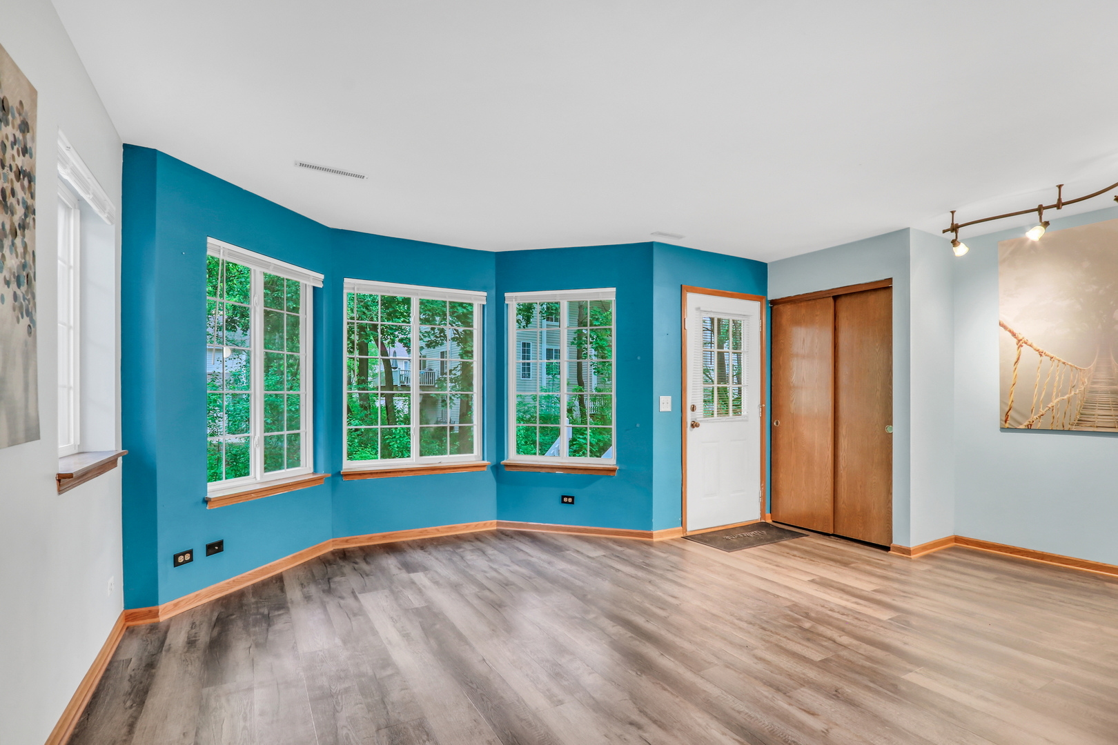 274 W Treehouse Lane #274, Round Lake, IL 60073