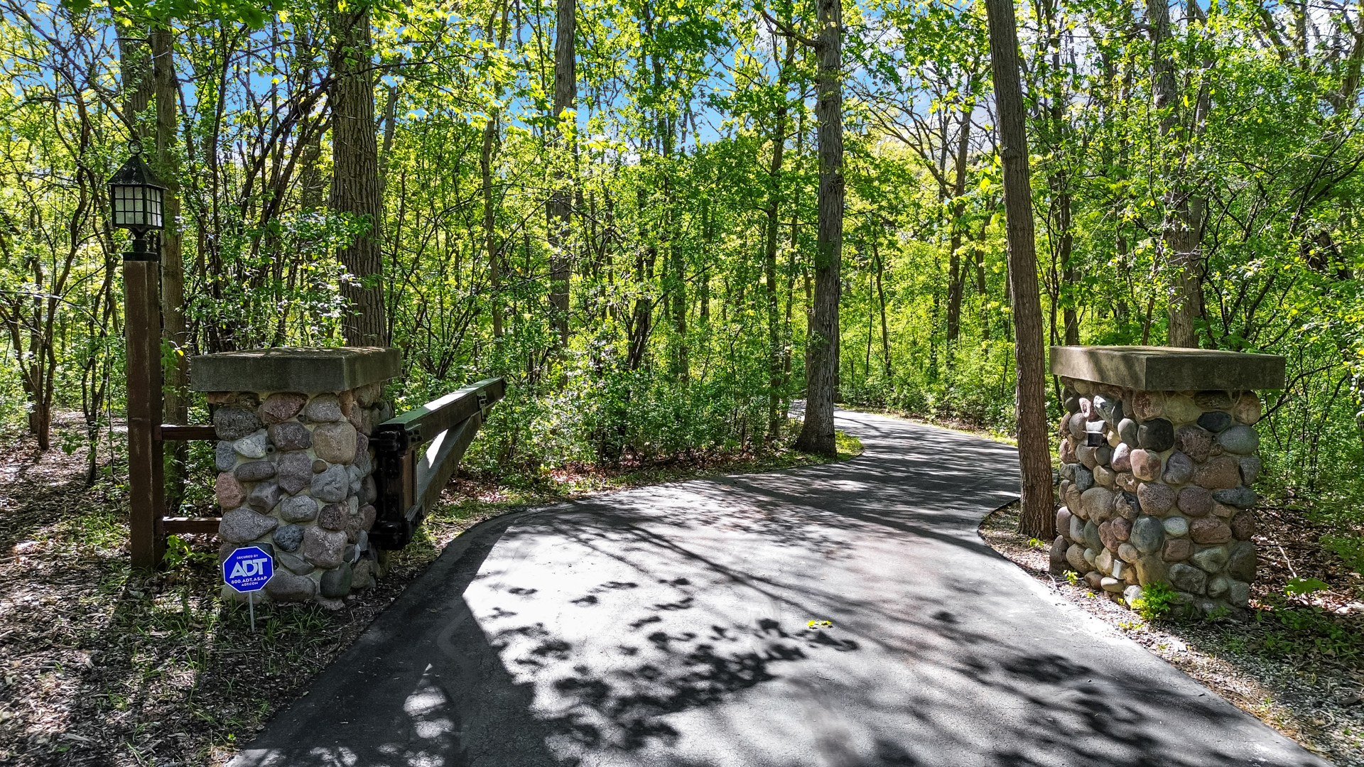 27250 N Meadowoods Lane, Mettawa, IL 60048